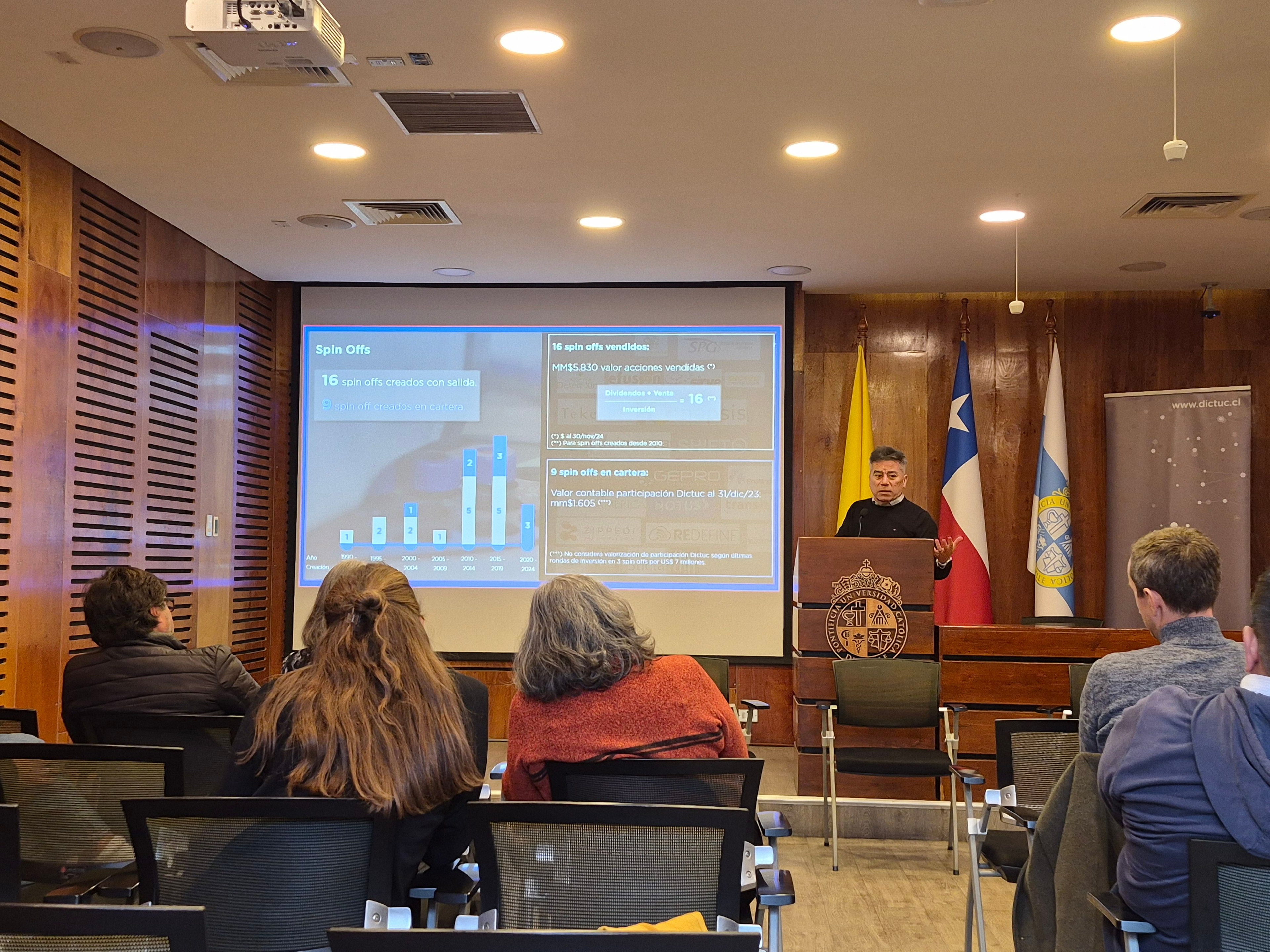 Dictuc comparte su experiencia en transferencia tecnológica en taller de Ciencia 2030 UC 