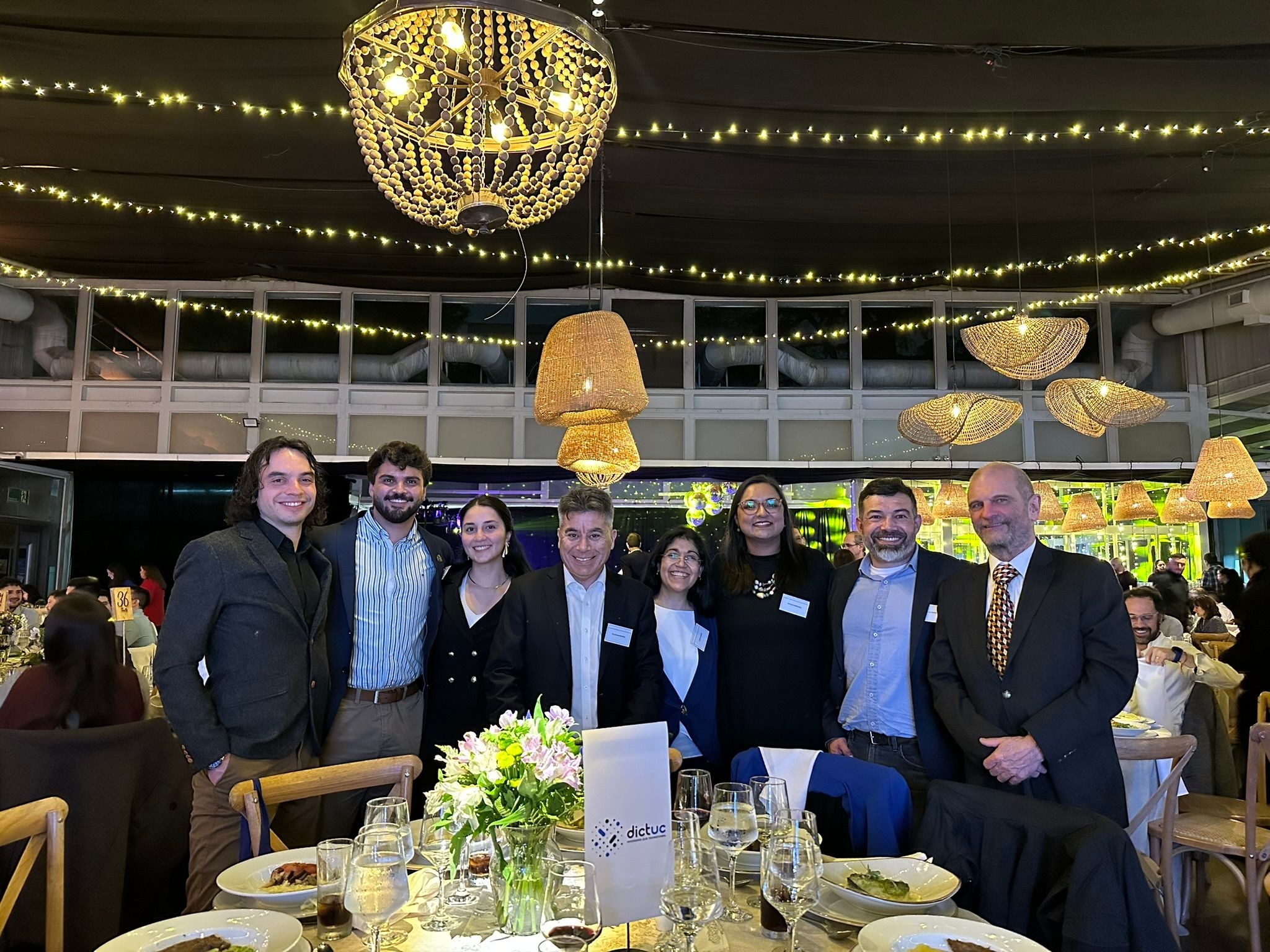 Ingenieros de Dictuc asisten a la Cena FIUC 2025