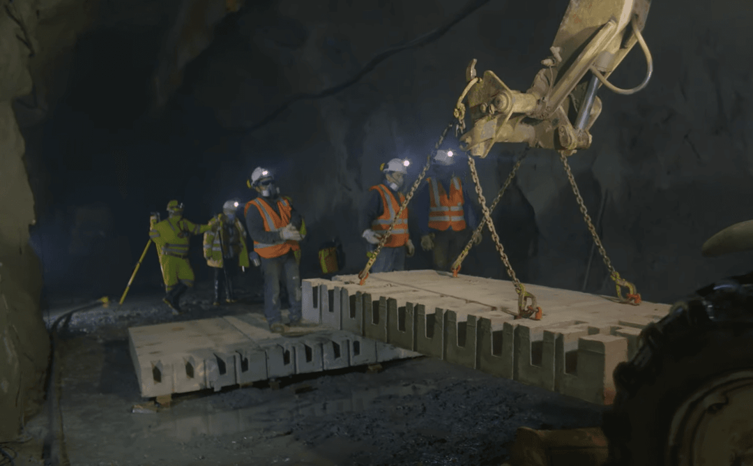 Construcción acelerada de pavimentos de alta durabilidad para minería subterránea