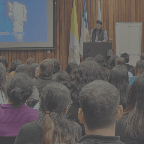 Gerente de Laboratorio presenta avances de Sistema de Inteligencia de Negocios