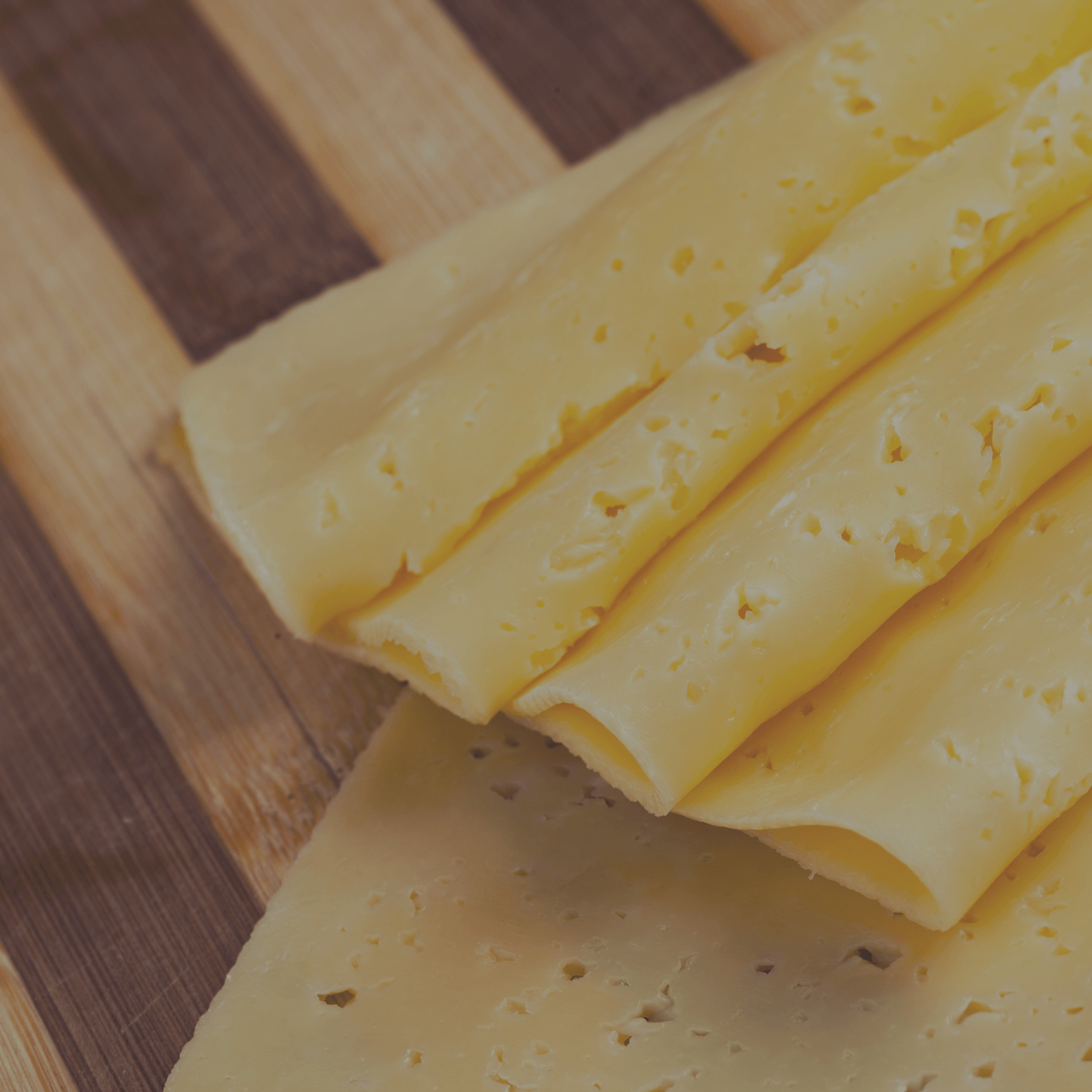 Sobre quesos contaminados con listeria monocytogenes
