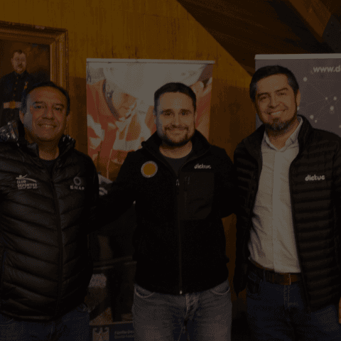 Ingenieros de Dictuc realizan charla en 5° Compañía de Bomberos de Talcahuano