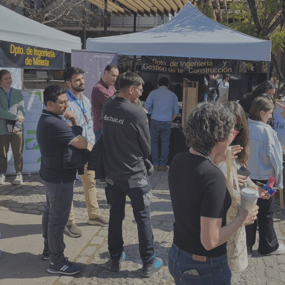 Ingeniero de Dictuc cuenta su experiencia en Feria de Postgrado de Ingeniería UC