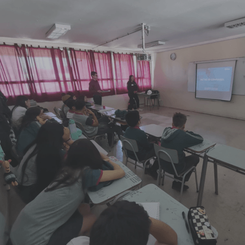 Dictuc asiste a la Feria Científica del Colegio Alcántara de la Cordillera de La Florida