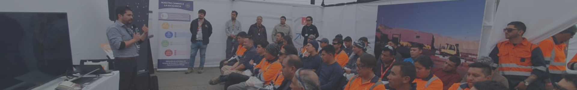 Gerente de unidad de Dictuc da charla en evento de Codelco