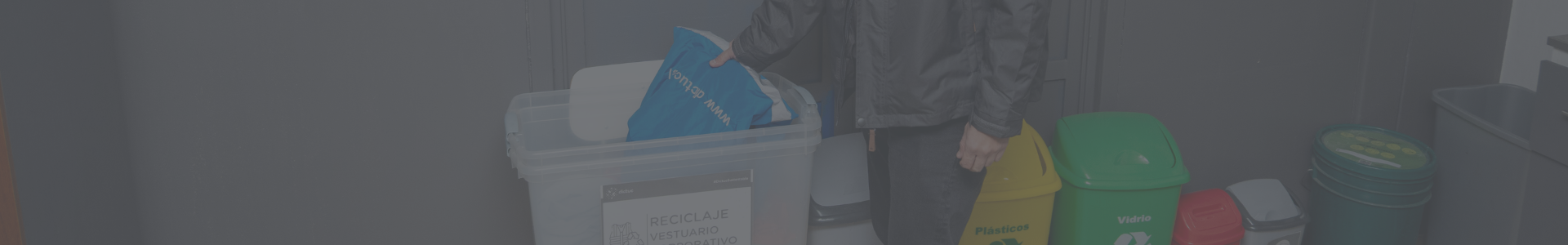 Dictuc entrega su ropa corporativa en desuso a Ecocitex