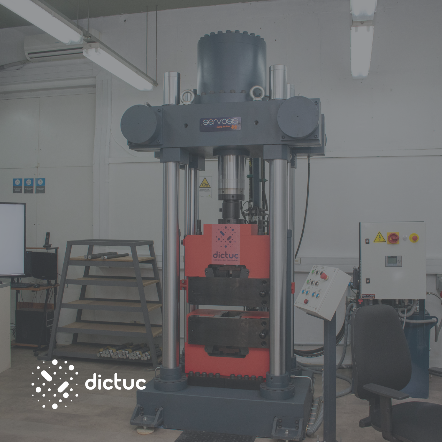 Dictuc presenta la nueva prensa de Servicios Mecánicos